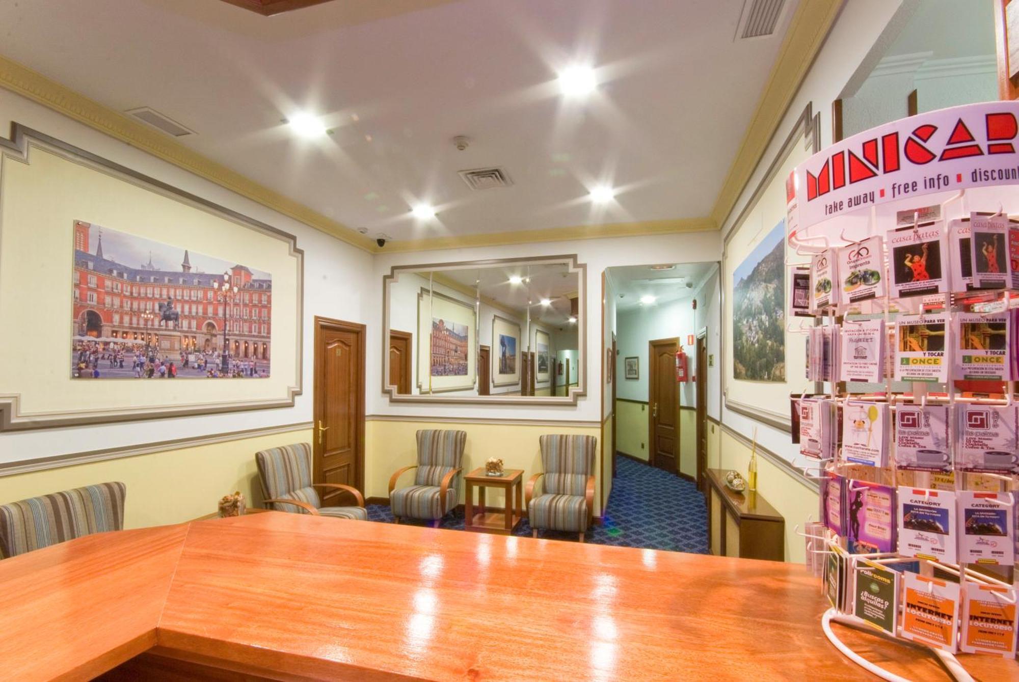 Hostal Edreira Madrid Bagian luar foto